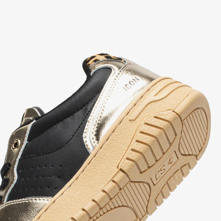 Casual sneakers women
