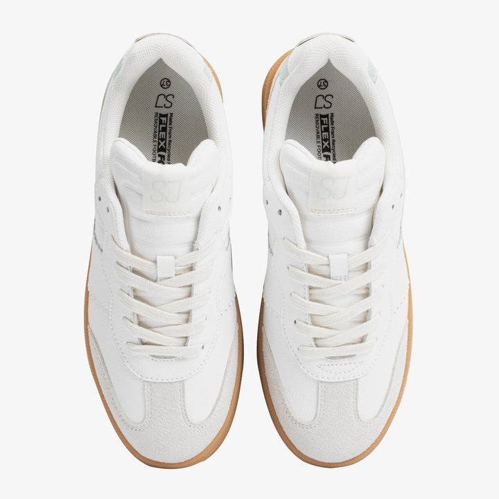 White sneakers women