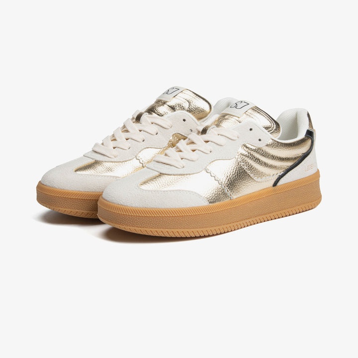 Casual sneakers women