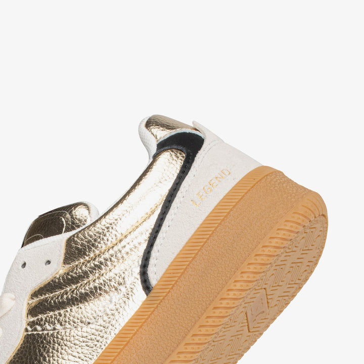 Casual sneakers women