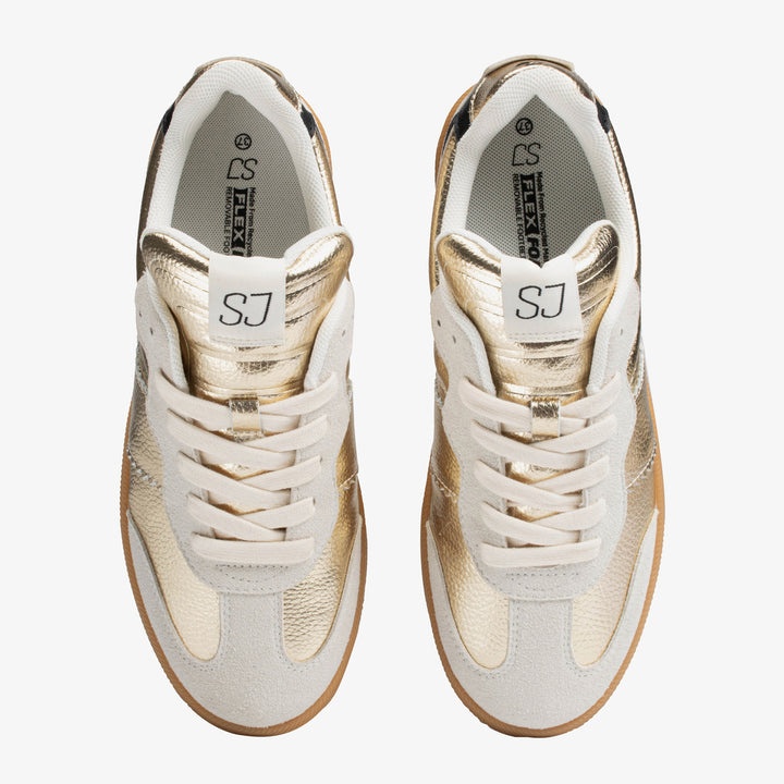 Casual sneakers women