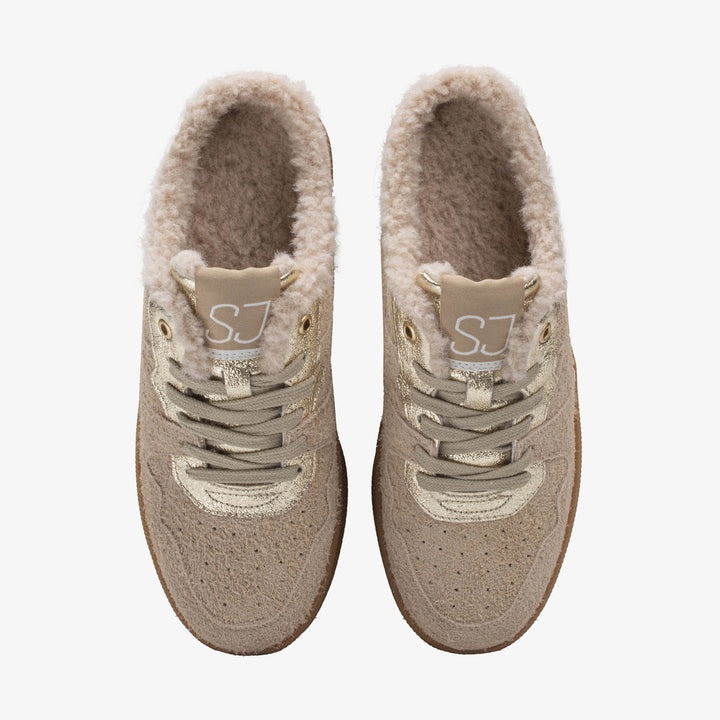 Casual sneakers women