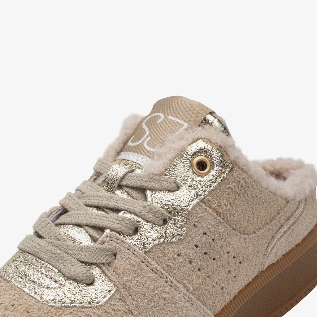 Casual sneakers women