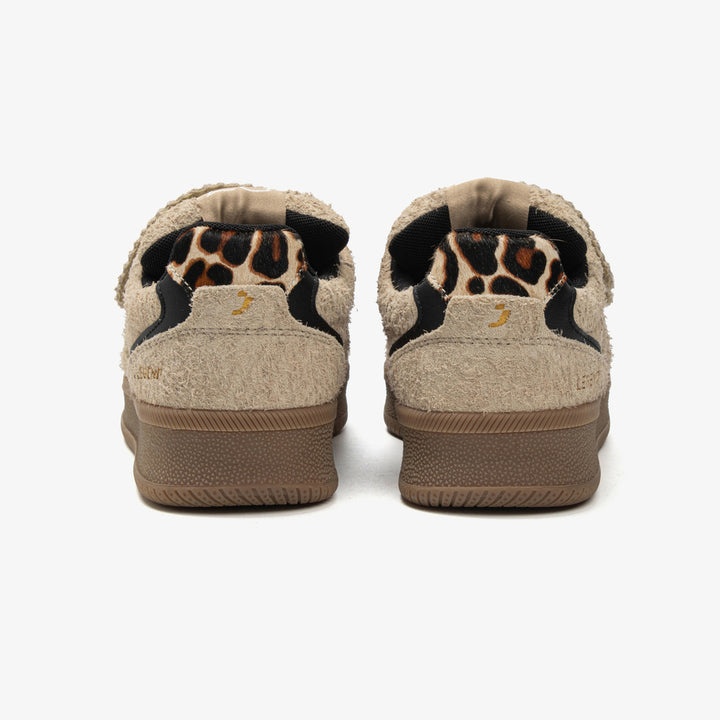 Casual sneakers women