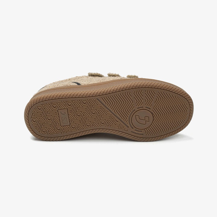 Casual sneakers women