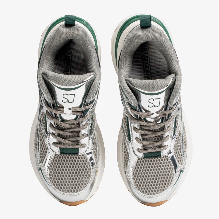 Casual sneakers women