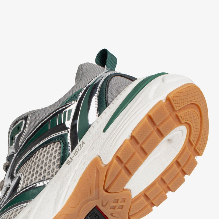 Casual sneakers women