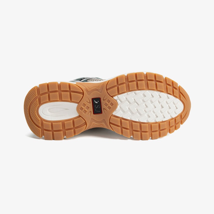 Casual sneakers women