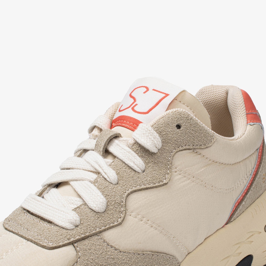 Casual sneakers women