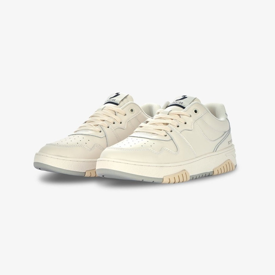 White sneakers men
