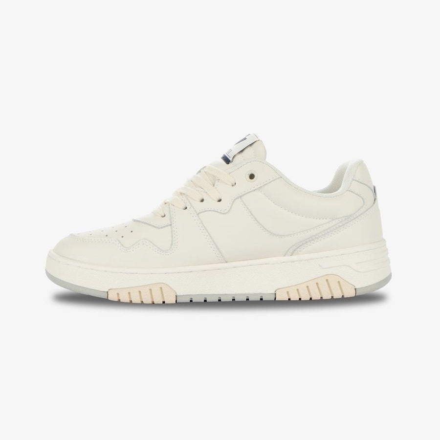 White sneakers men
