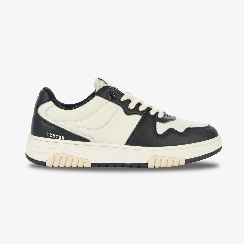 White sneakers men