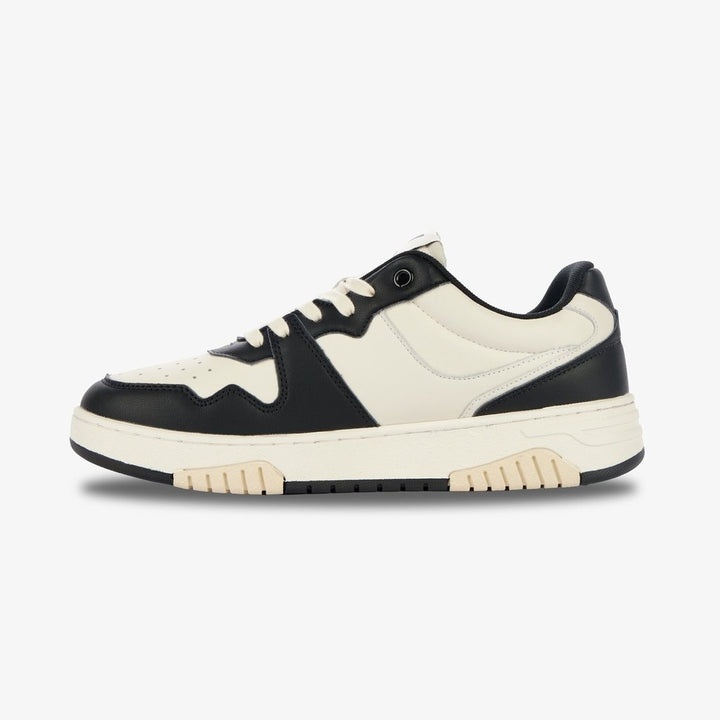 White sneakers men