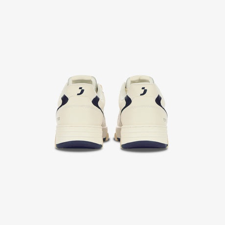 White sneakers men