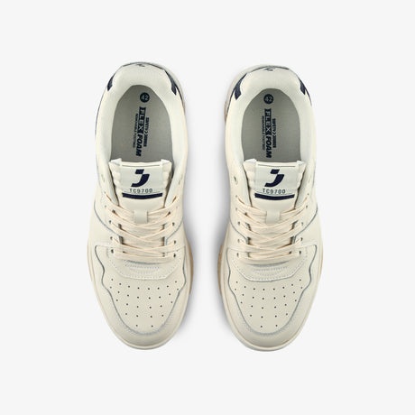 White sneakers men