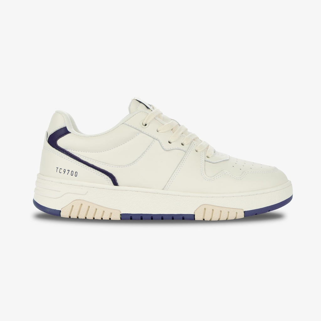 White sneakers men