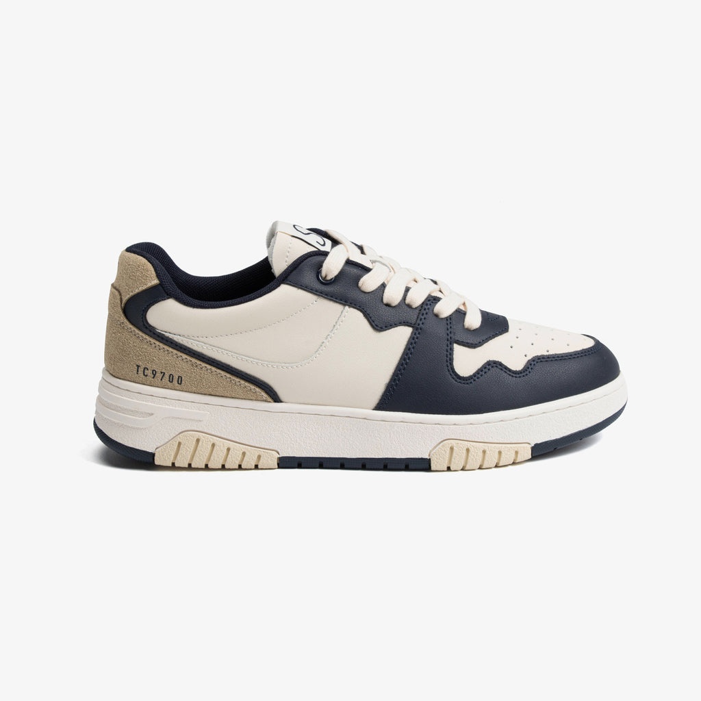 White sneakers men