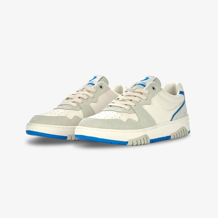 White sneakers men