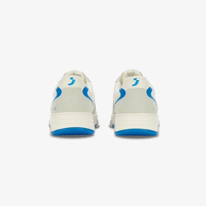 White sneakers men